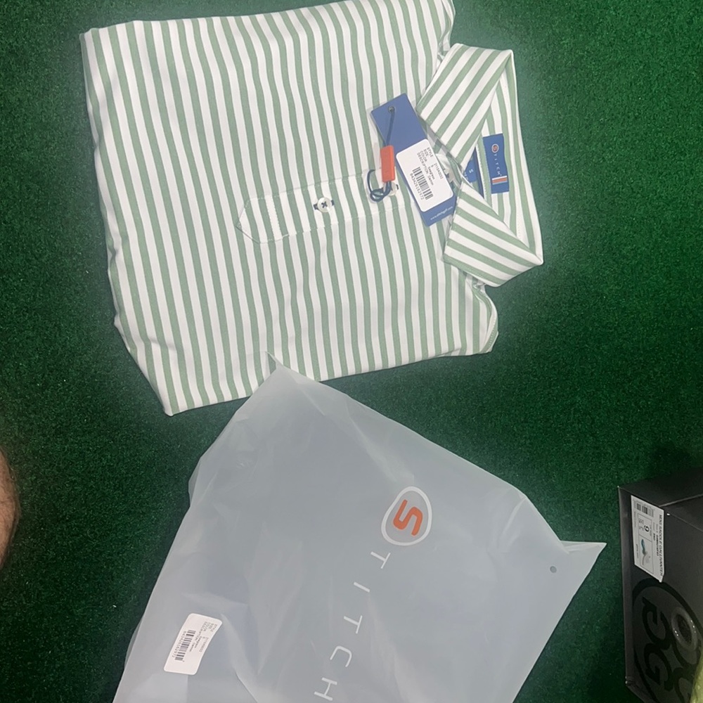 Stitch golf polo